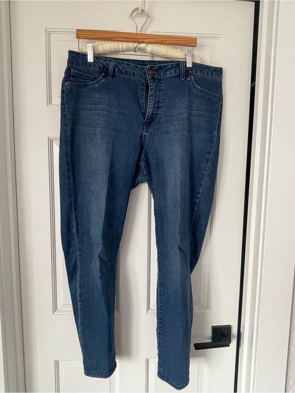 Classic High-Rise Women's Dark Blue Jeans